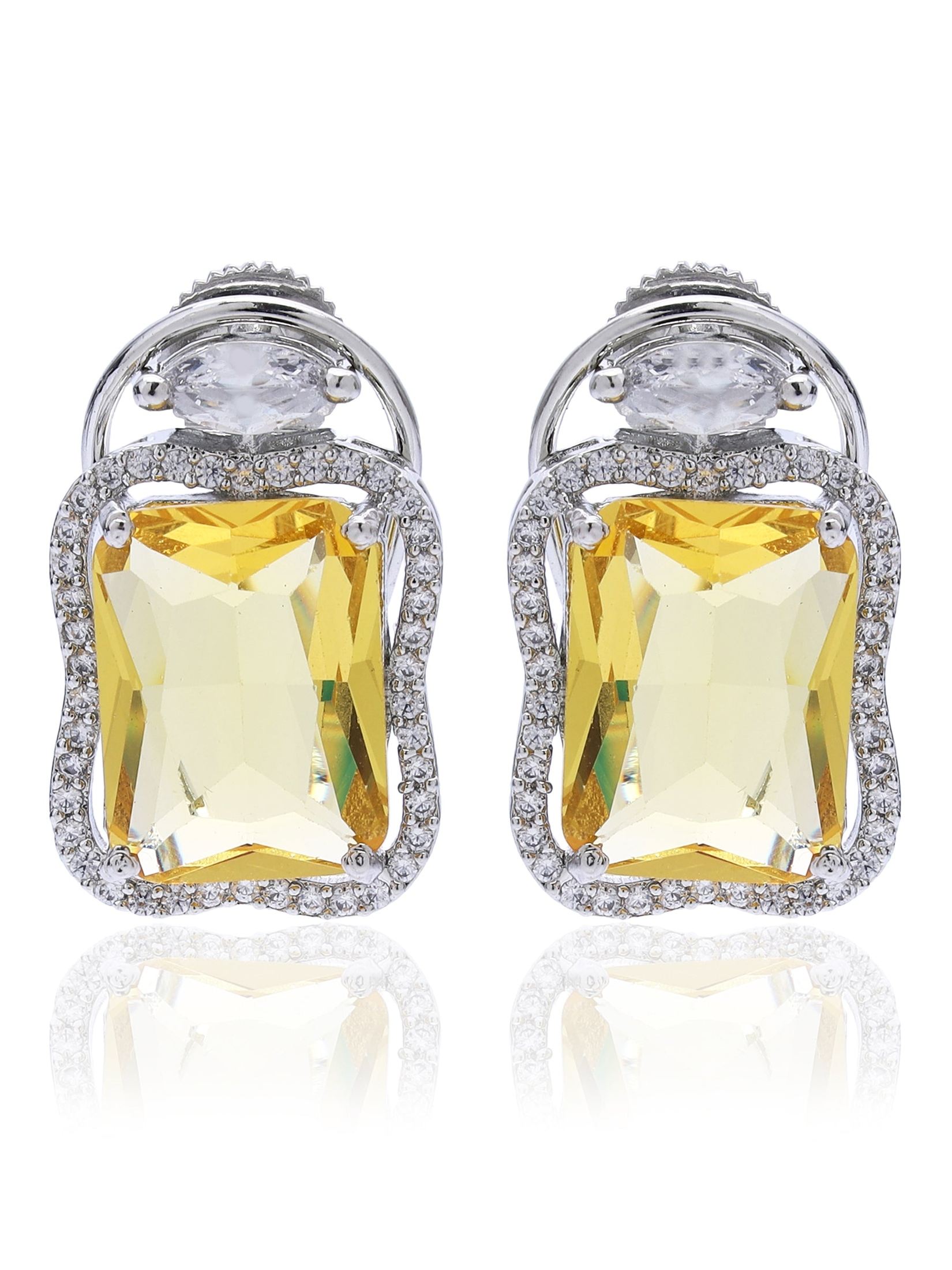 Classic Yellow 4-pronged stud earring